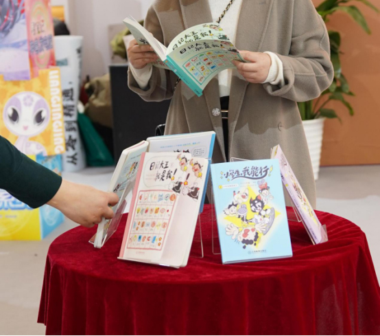 三、江西教育出版社与平行线教育集团战略合作签约仪式在北京图书订货会举行440.jpg
